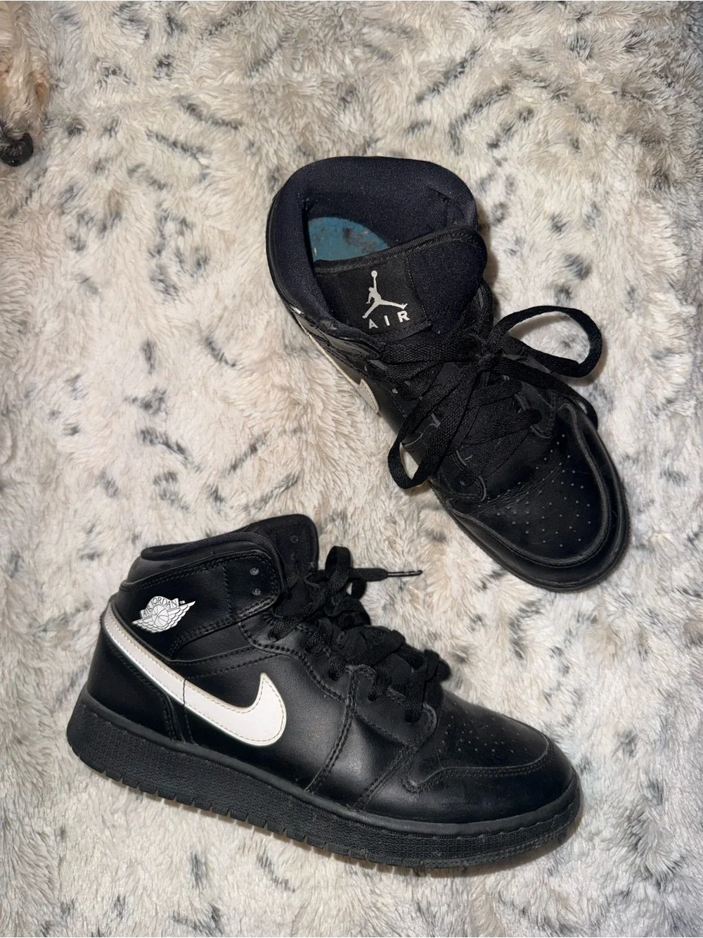Nike Air Jordan 1 Mid 'Speckle' (Black/White/White) Style Code: 554724-049